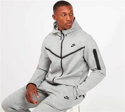 Nike tech fleece track suit